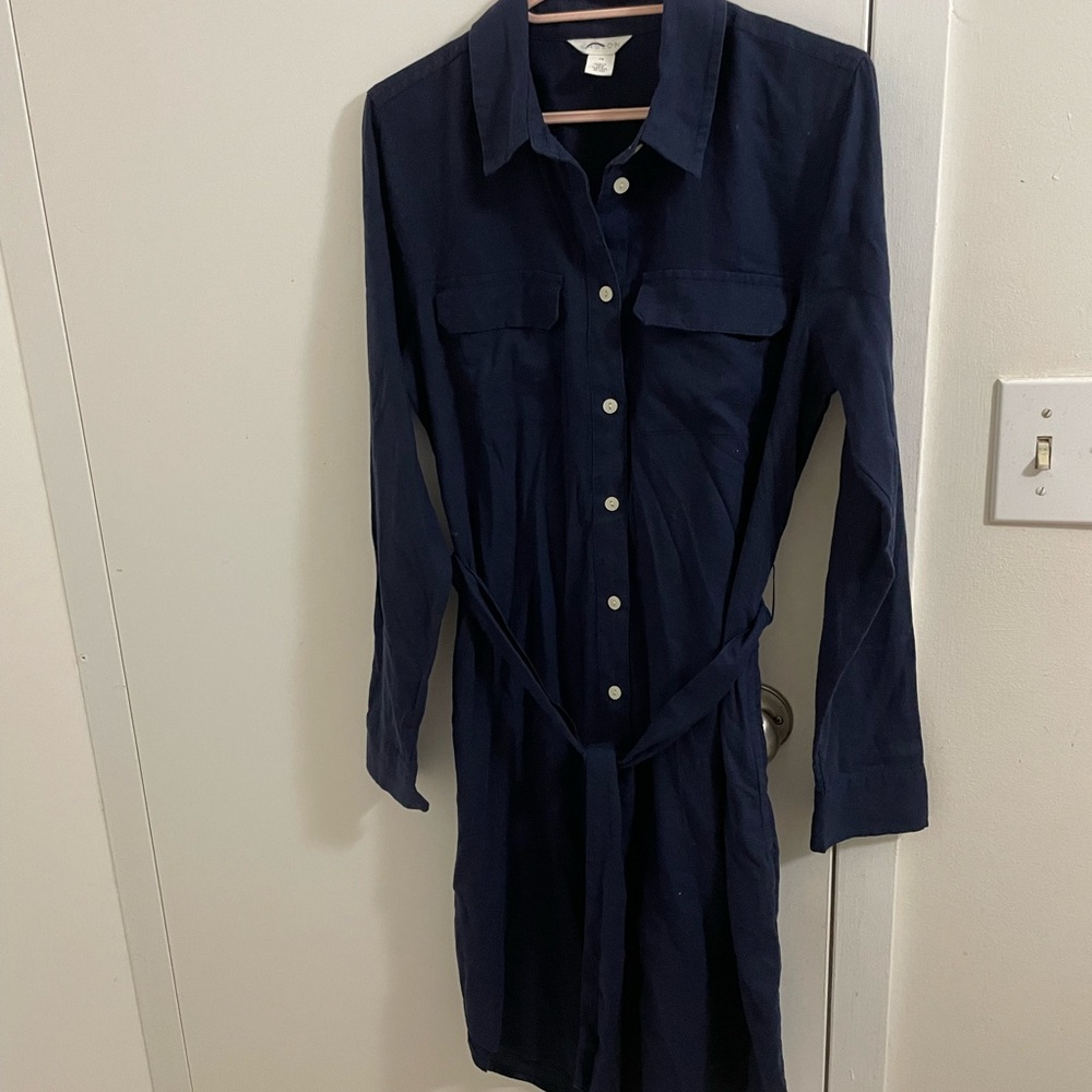 Beautiful Midi Caslon Lenin Rayon Front tie long sleeve Shirtdress in Navy Blue